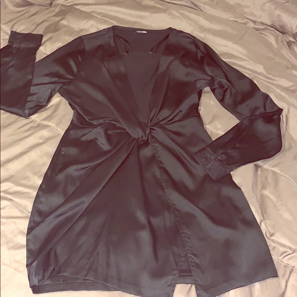 Black dress - Picture 1 of 5